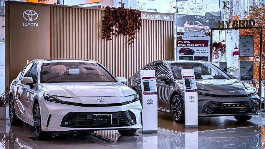 Loạt xe hybrid chạy đua giảm giá dịp cuối năm- Ảnh 2. Loạt xe hybrid chạy đua giảm giá dịp cuối năm- Ảnh 2.