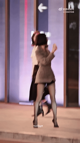 Đ&acirc;y l&agrave; người thật hay l&agrave; AI: Eo mỏng như giấy A4, ch&acirc;n d&agrave;i v&ocirc; c&ugrave;ng tận, bao nhi&ecirc;u c&aacute;i đẹp dồn hết v&agrave;o 1 người- Ảnh 1.