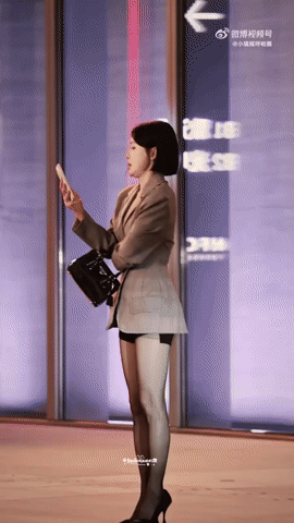 Đ&acirc;y l&agrave; người thật hay l&agrave; AI: Eo mỏng như giấy A4, ch&acirc;n d&agrave;i v&ocirc; c&ugrave;ng tận, bao nhi&ecirc;u c&aacute;i đẹp dồn hết v&agrave;o 1 người- Ảnh 2.