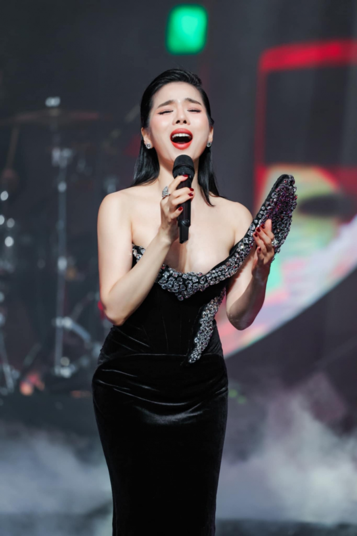 Bất động sản từ Nam chí Bắc, từ Việt Nam đến nước ngoài của Lệ Quyên- Ảnh 2. Bất động sản từ Nam chí Bắc, từ Việt Nam đến nước ngoài của Lệ Quyên- Ảnh 2.