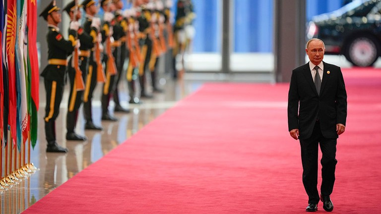 V&igrave; sao nh&agrave; b&aacute;o Mỹ n&oacute;i &ocirc;ng Putin l&agrave; nh&agrave; l&atilde;nh đạo được y&ecirc;u th&iacute;ch nhất thế giới?- Ảnh 1.