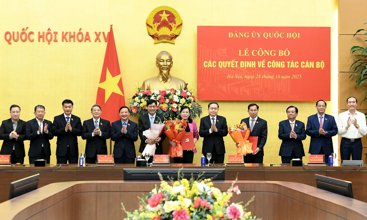 Chủ tịch Quốc hội chủ trì lễ công bố các quyết định về công tác cán bộ- Ảnh 1. Chủ tịch Quốc hội chủ trì lễ công bố các quyết định về công tác cán bộ- Ảnh 1.