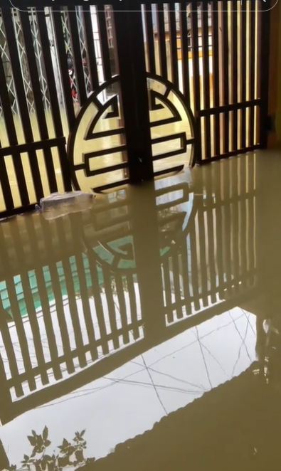 “Sau một trận lũ, mọi nỗ lực xem như về lại vạch xuất phát”: Tình trạng ở Huế hiện tại- Ảnh 7. “Sau một trận lũ, mọi nỗ lực xem như về lại vạch xuất phát”: Tình trạng ở Huế hiện tại- Ảnh 7.