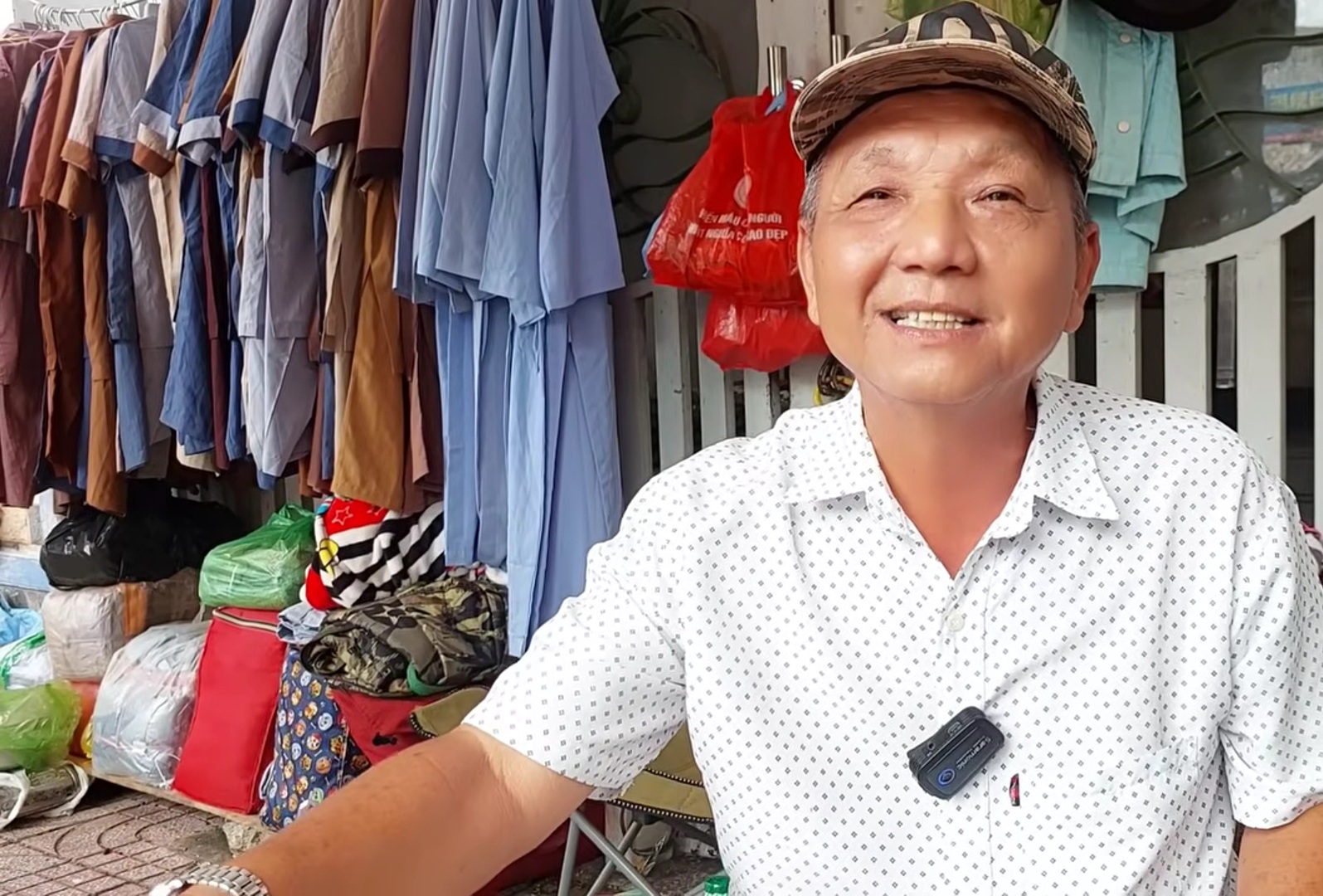 Nam nghệ sĩ phải ở cạnh bãi rác: 1 năm chỉ được gặp con 1 lần- Ảnh 1. Nam nghệ sĩ phải ở cạnh bãi rác: 1 năm chỉ được gặp con 1 lần- Ảnh 1.