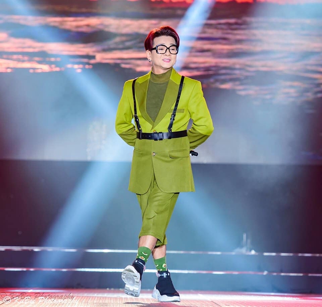 Vũ Hà và vợ hơn 8 tuổi: Luôn hôn nhau trước khi ra khỏi nhà, sống chung hơn 3 thập kỷ chưa có con- Ảnh 8. Vũ Hà và vợ hơn 8 tuổi: Luôn hôn nhau trước khi ra khỏi nhà, sống chung hơn 3 thập kỷ chưa có con- Ảnh 8.