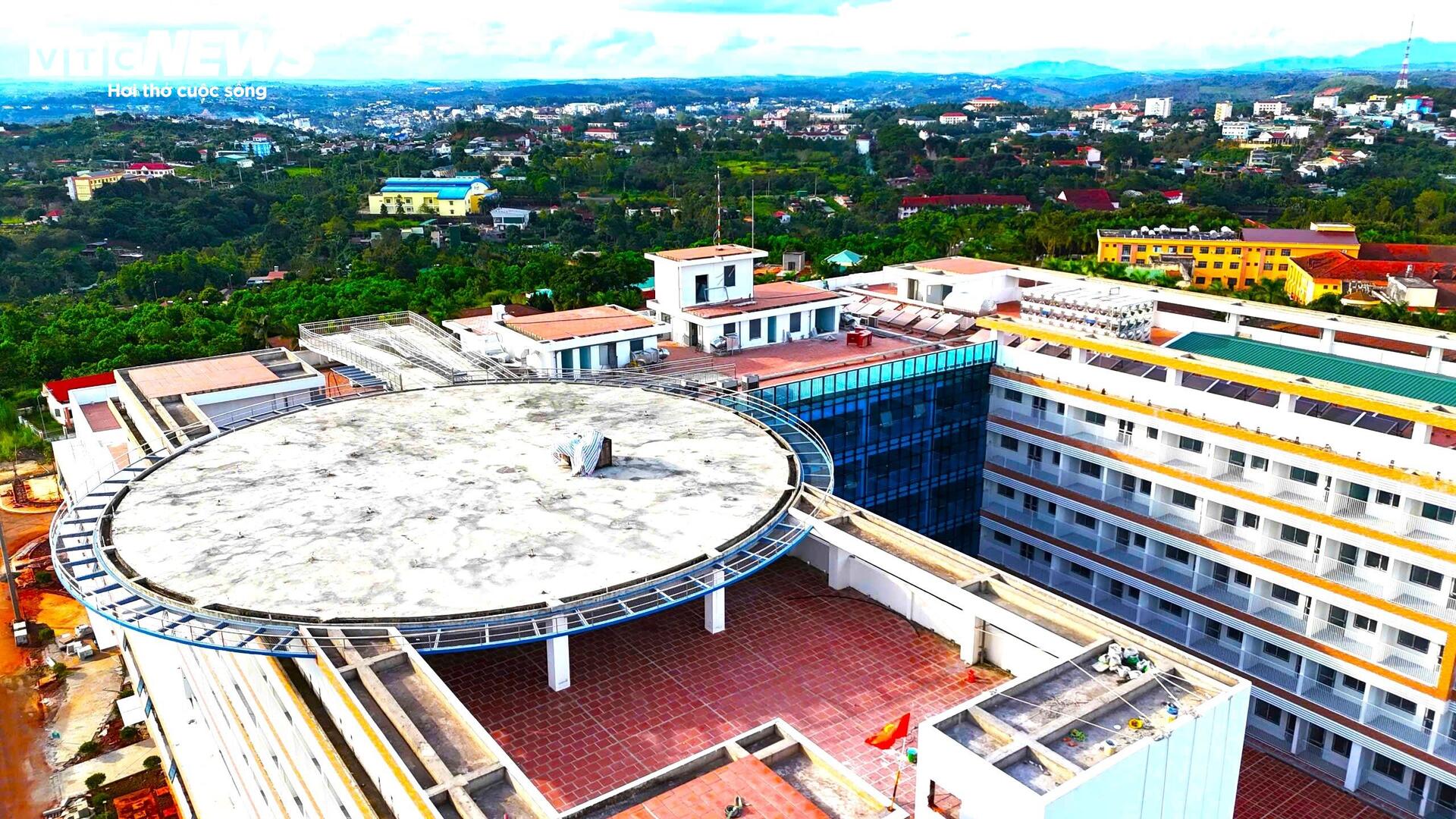 Cận cảnh bệnh viện có bãi đáp trực thăng đầu tiên ở Tây Nguyên- Ảnh 2. Cận cảnh bệnh viện có bãi đáp trực thăng đầu tiên ở Tây Nguyên- Ảnh 2.