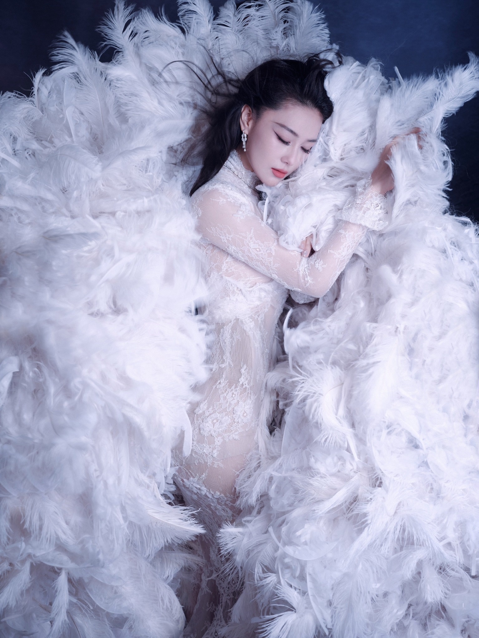 Đọc 100 cuốn sách cũng không tìm ra từ để khen mỹ nhân này: Mặt đẹp, body cháy, ai mà chịu cho nổi- Ảnh 5.