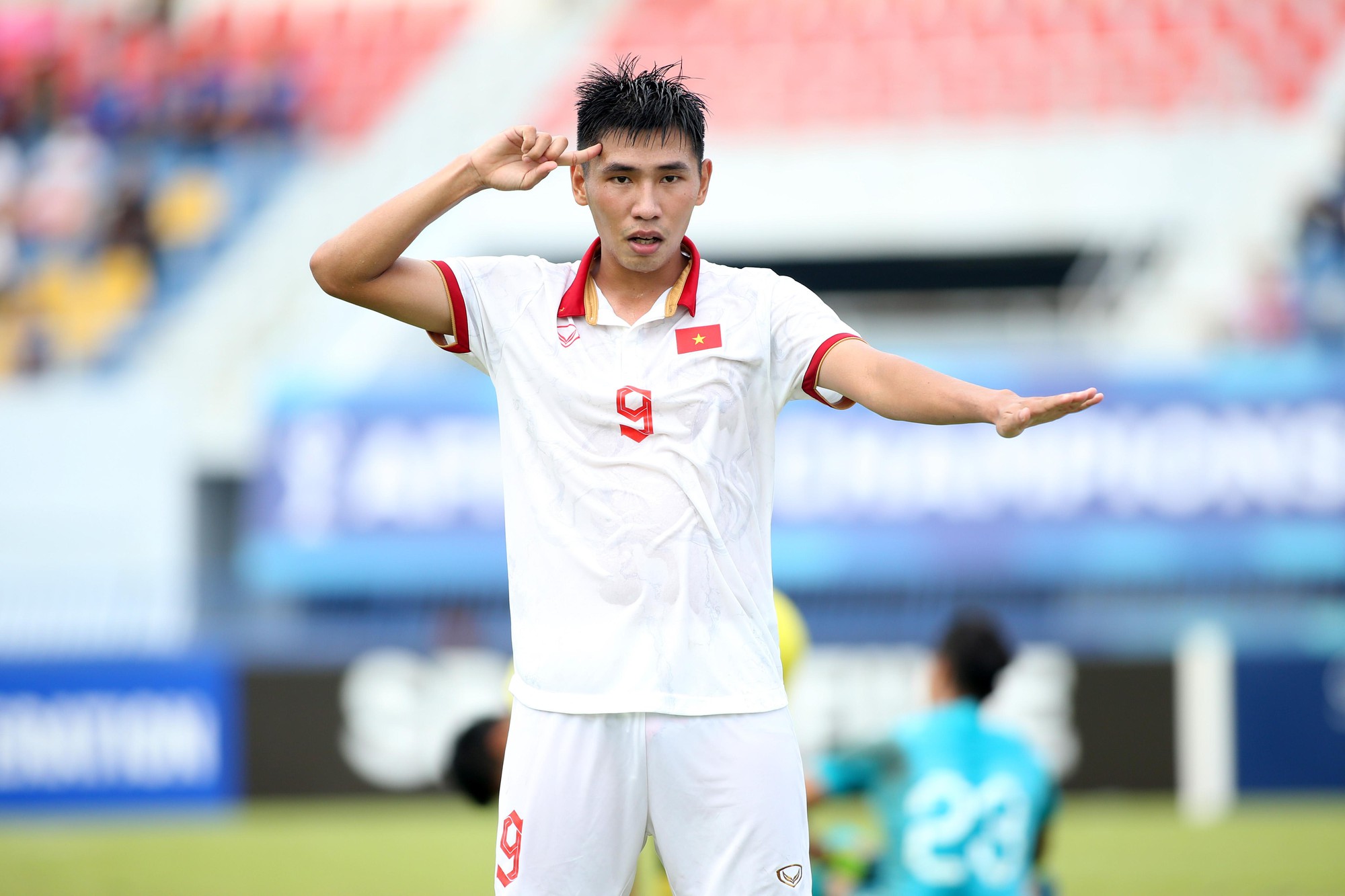 U23 Việt Nam có “đôi đũa lệch” khổng lồ & tý hon, gấp rút chuẩn bị cho SEA Games trên đất Thái Lan?- Ảnh 2.