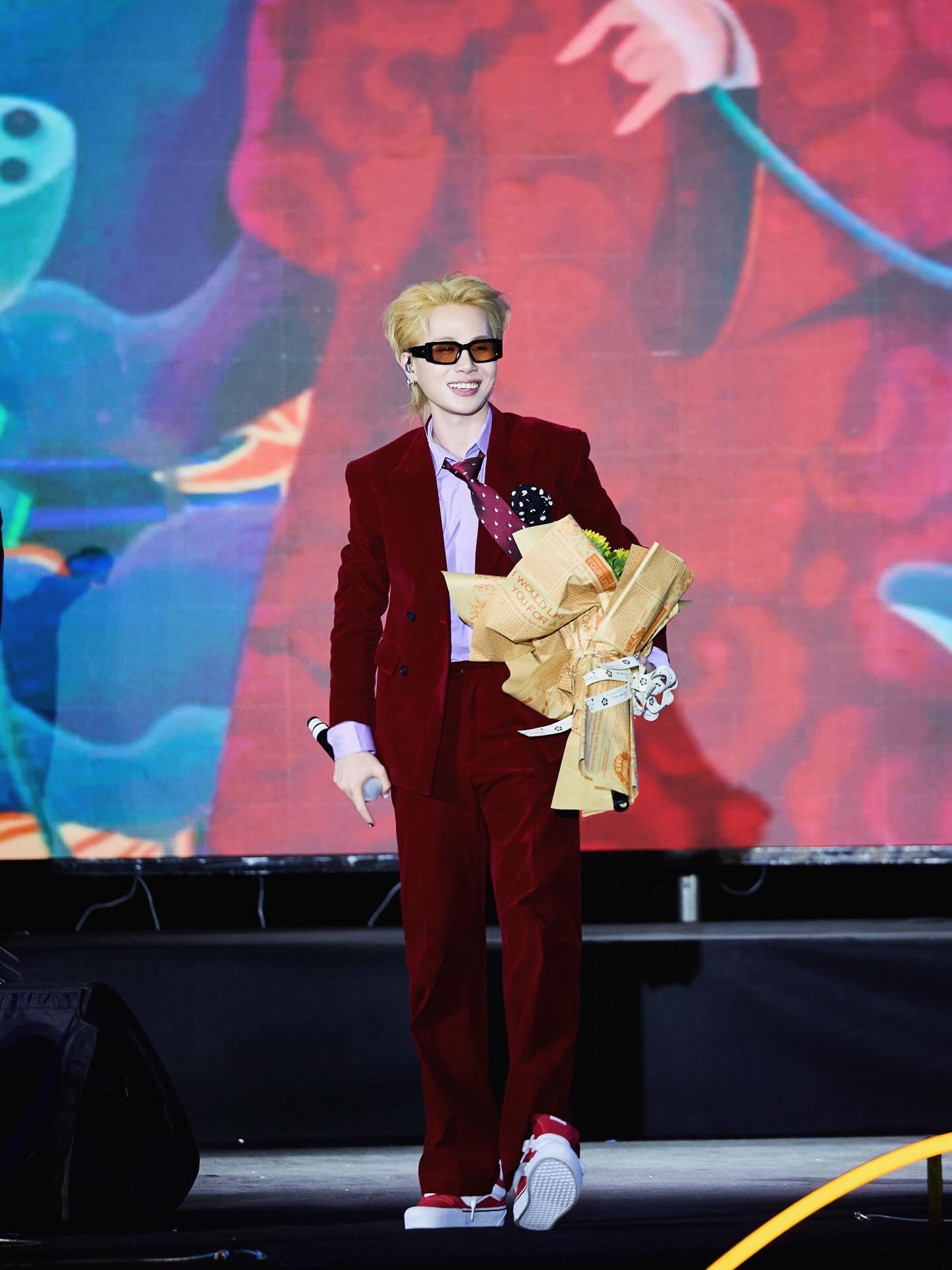 Jack xin lỗi vụ hát nhạc phản cảm chưa được kiểm duyệt: Đã làm việc trực tiếp với Sở VHTT Hà Nội- Ảnh 4. Jack xin lỗi vụ hát nhạc phản cảm chưa được kiểm duyệt: Đã làm việc trực tiếp với Sở VHTT Hà Nội- Ảnh 4.