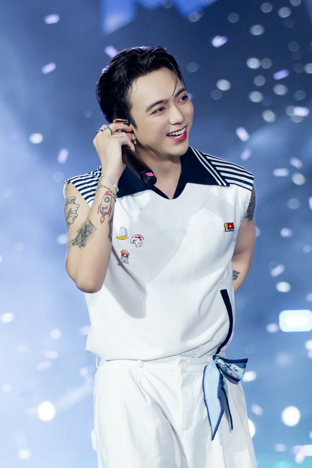 Thêm nhiều ca sĩ âm thầm xóa loạt ca khúc nhạy cảm sau lệnh cấm ở TPHCM- Ảnh 1. Thêm nhiều ca sĩ âm thầm xóa loạt ca khúc nhạy cảm sau lệnh cấm ở TPHCM- Ảnh 1.