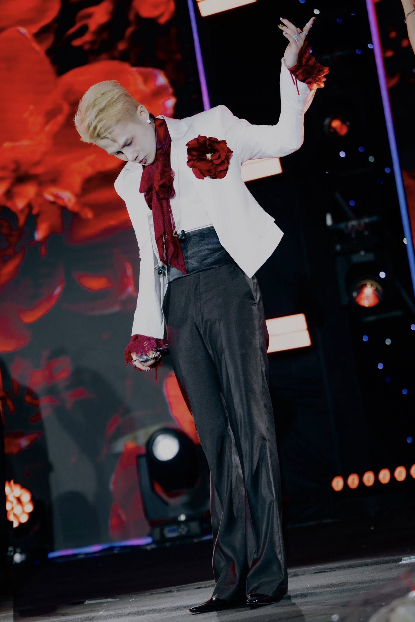 Jack xin lỗi vụ hát nhạc phản cảm chưa được kiểm duyệt: Đã làm việc trực tiếp với Sở VHTT Hà Nội- Ảnh 3. Jack xin lỗi vụ hát nhạc phản cảm chưa được kiểm duyệt: Đã làm việc trực tiếp với Sở VHTT Hà Nội- Ảnh 3.