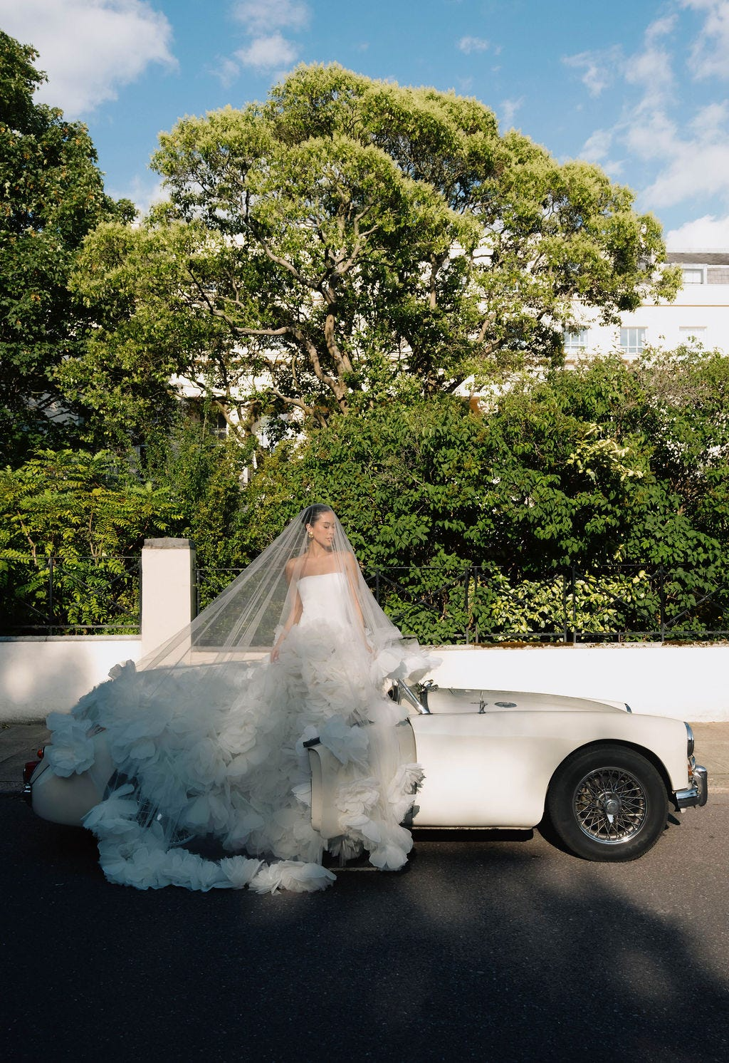 Chồng sắp cưới của Tiên Nguyễn - 