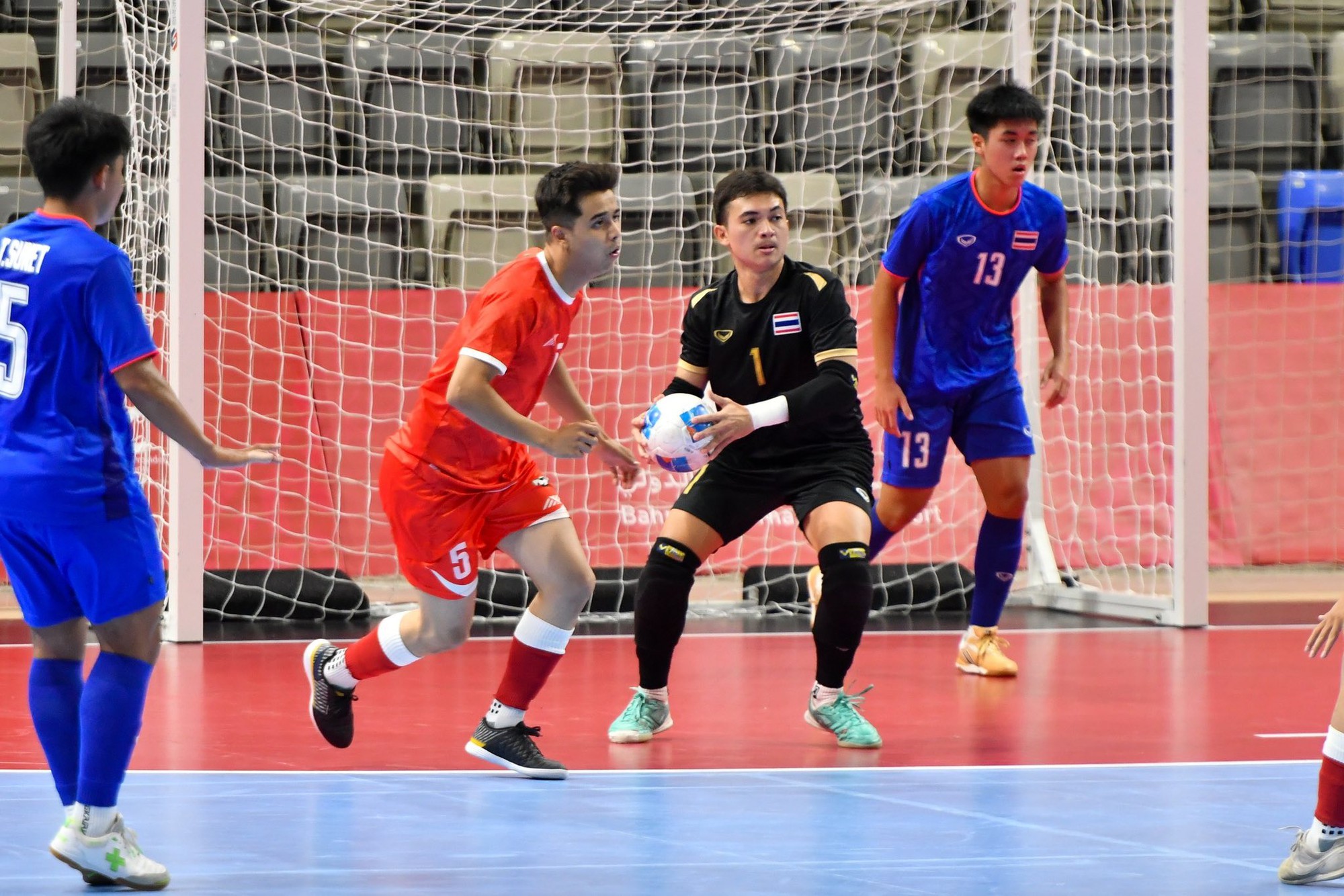 Thua đậm 1-9, tuyển Thái Lan “tan mộng” vô địch giải châu Á- Ảnh 1. Thua đậm 1-9, tuyển Thái Lan “tan mộng” vô địch giải châu Á- Ảnh 1.