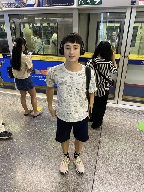 Nam diễn viên mắc HIV công khai bạn trai, hé lộ 2 nỗi lo- Ảnh 8. Nam diễn viên mắc HIV công khai bạn trai, hé lộ 2 nỗi lo- Ảnh 8.