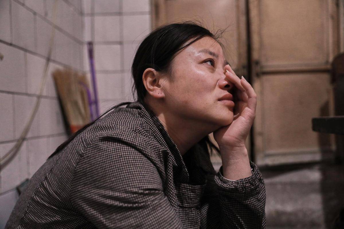 Người phụ nữ nuôi em gái thành luật sư, cho tiền mua nhà, cưới chồng, đến khi bệnh nặng xin ở nhờ, em đáp: "Nhà em đang có khách"- Ảnh 3.