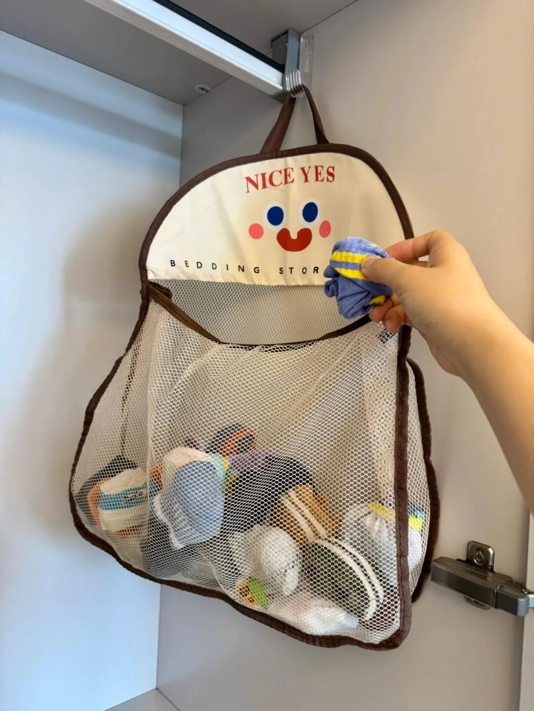 Cách cất đồ trong tủ của phụ nữ trung niên khiến tôi phải thốt lên: Sao họ thông minh thế!- Ảnh 10. Cách cất đồ trong tủ của phụ nữ trung niên khiến tôi phải thốt lên: Sao họ thông minh thế!- Ảnh 10.