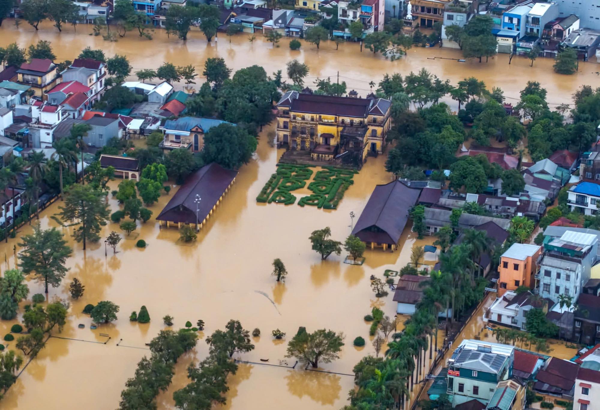 Lũ trên sông tiếp tục lên nhanh, đợt mưa lớn nhất lịch sử bao giờ kết thúc?