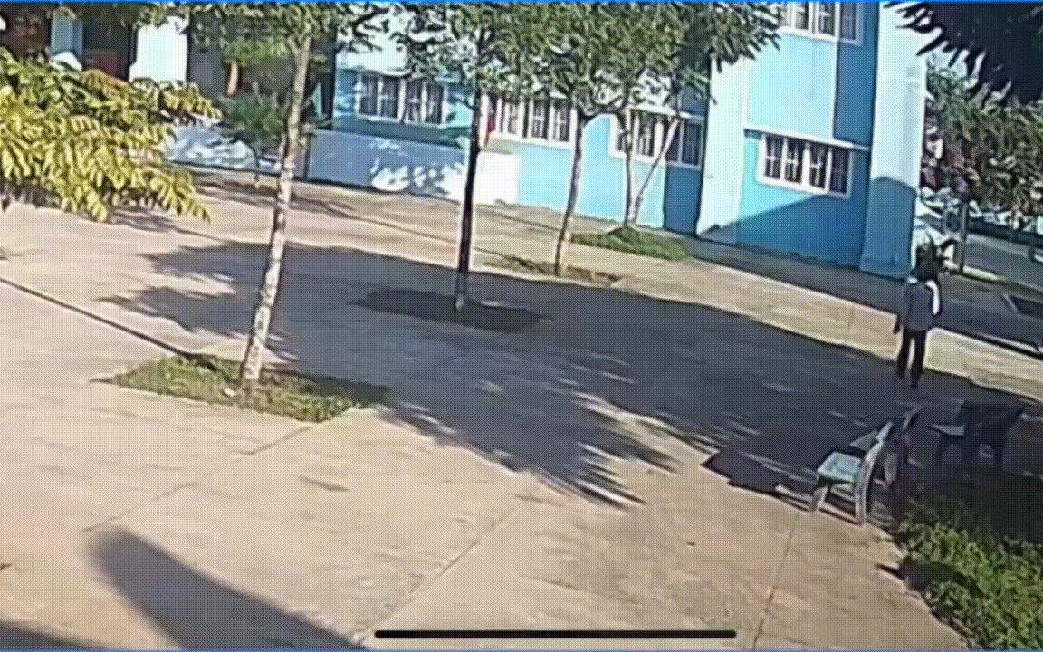 Đề nghị buộc thôi việc thầy giáo ở Đắk Lắk bị tố bóp cổ đồng nghiệp giữa sân trường