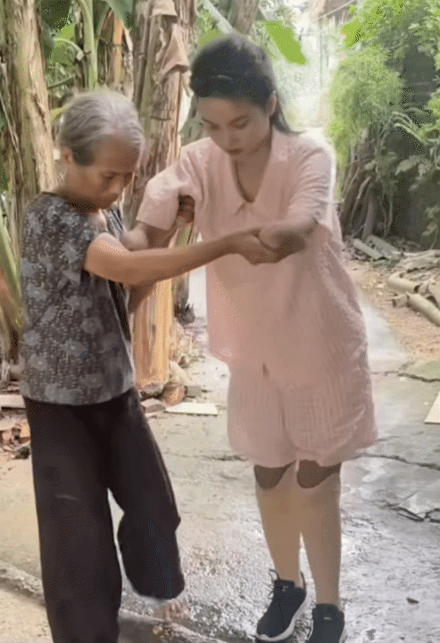 NGA TÍCH CỰC - Kênh Tiktok của mẹ 2 con mất tứ chi sau cơn bạo bệnh: Kiên cường tập luyện với đôi chân 