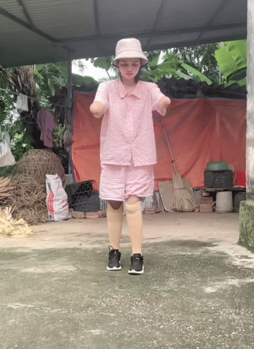 NGA TÍCH CỰC - Kênh Tiktok của mẹ 2 con mất tứ chi sau cơn bạo bệnh: Kiên cường tập luyện với đôi chân 