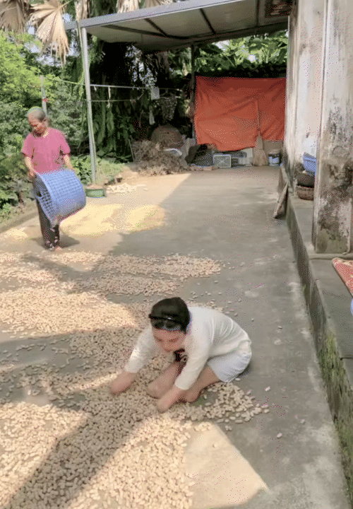 NGA TÍCH CỰC - Kênh Tiktok của mẹ 2 con mất tứ chi sau cơn bạo bệnh: Kiên cường tập luyện với đôi chân 