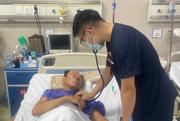 Đột Quỵ Khi Đang Ngồi Uống Bia Dot Quy 1 17063897 1761740546651 17617405471581993583616