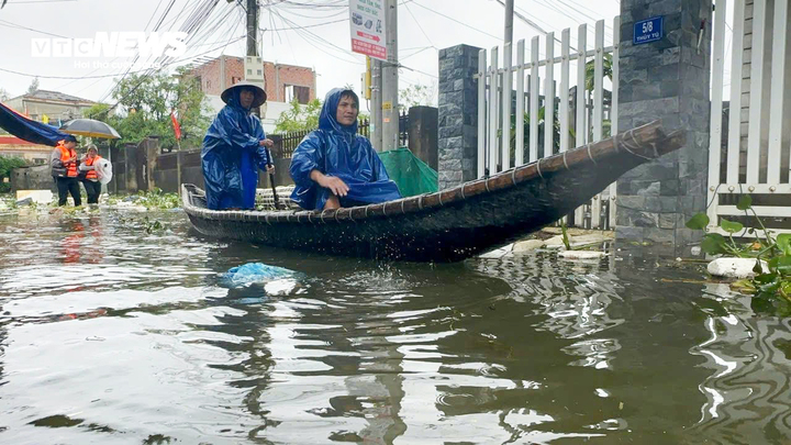 Dự báo thời tiết 30/10: Miền Bắc đón không khí lạnh, mưa lớn bao trùm miền Trung- Ảnh 1. Dự báo thời tiết 30/10: Miền Bắc đón không khí lạnh, mưa lớn bao trùm miền Trung- Ảnh 1.