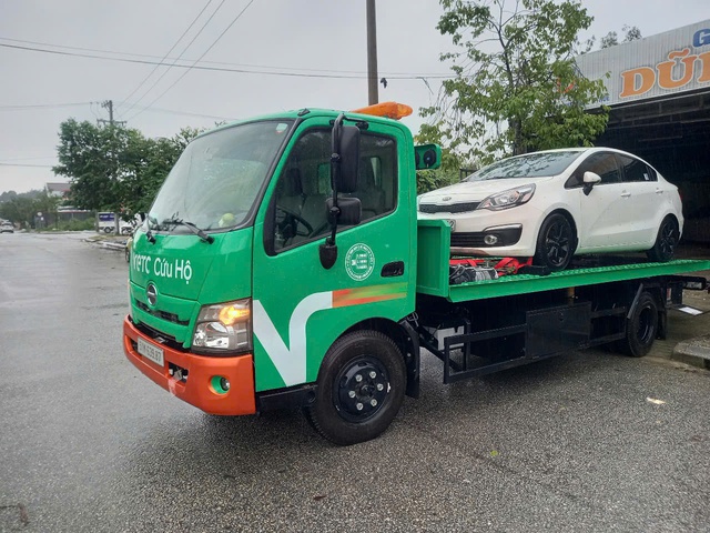 VETC cứu hộ giao thông miễn phí đã có mặt ở tâm lũ Huế, Đà Nẵng: Người dân hãy gọi ngay! - Ảnh 6. VETC cứu hộ giao thông miễn phí đã có mặt ở tâm lũ Huế, Đà Nẵng: Người dân hãy gọi ngay! - Ảnh 6.