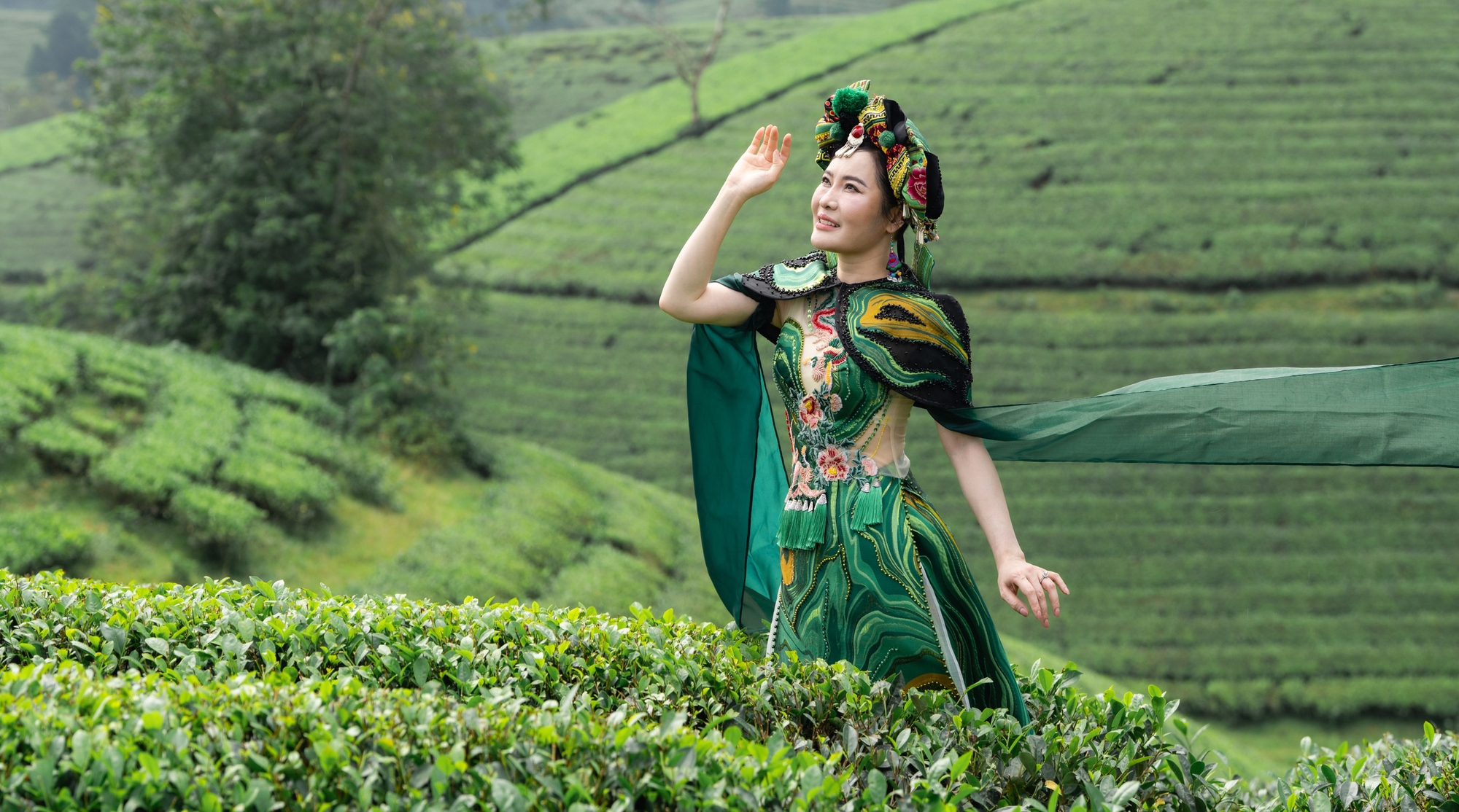 Phương Thảo mời Tạ phim "Mưa đỏ" đóng MV đầu tay- Ảnh 3.