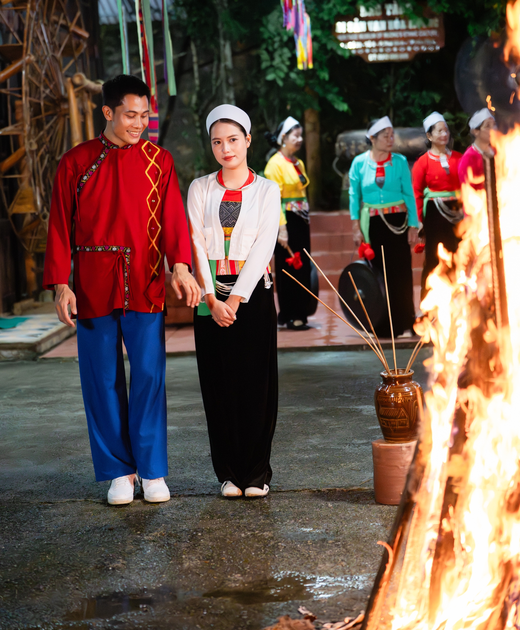 Phương Thảo mời Tạ phim "Mưa đỏ" đóng MV đầu tay- Ảnh 8.