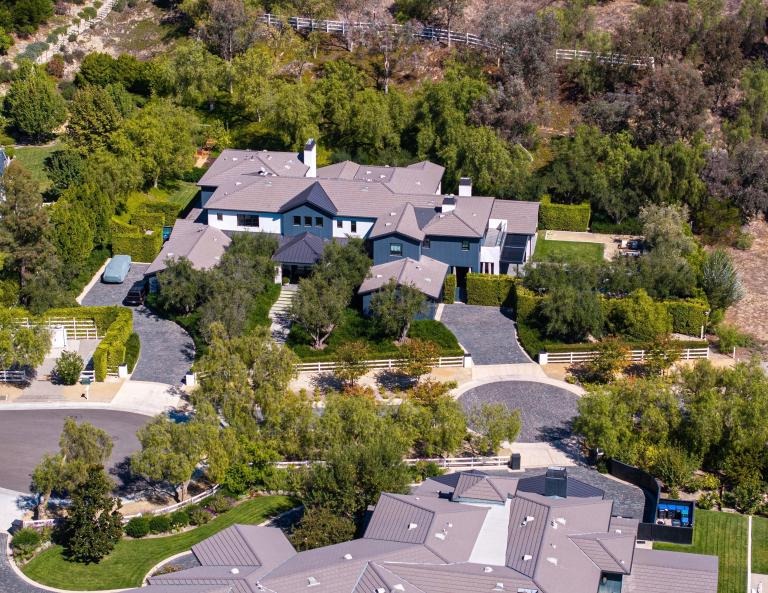 "Nữ diễn viên phim giờ vàng" quá khổ, phải đi hỏi vũ nữ thoát y chồng ở đâu- Ảnh 4. "Nữ diễn viên phim giờ vàng" quá khổ, phải đi hỏi vũ nữ thoát y chồng ở đâu- Ảnh 4.