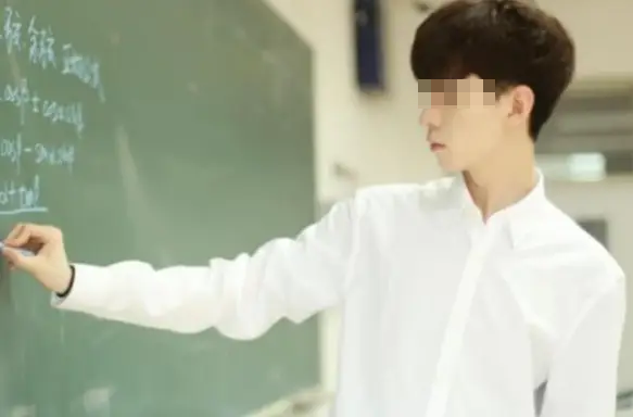 Nam giáo viên 30 tuổi phát hiện nhiễm HIV, cách anh bị lây nhiễm khiến ai cũng lạnh người- Ảnh 1.