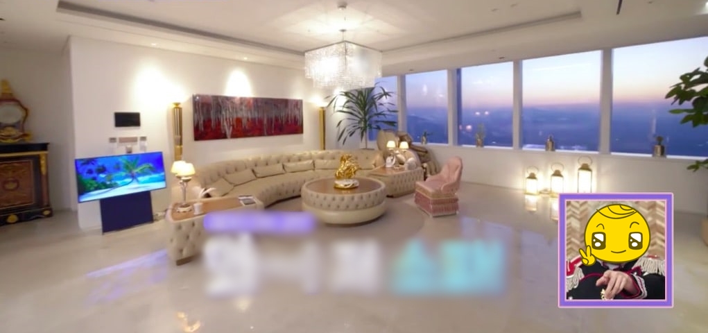 Hình ảnh gây sốc trong nhà riêng của ca sĩ J bị cấm sóng 10 năm- Ảnh 8. Hình ảnh gây sốc trong nhà riêng của ca sĩ J bị cấm sóng 10 năm- Ảnh 8.