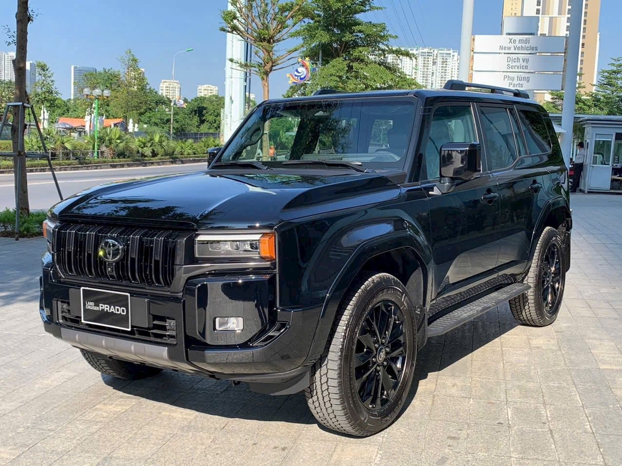 Sức hút giảm, Toyota Land Cruiser Prado không còn chênh giá tại Việt Nam- Ảnh 1.