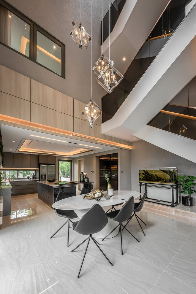 photo-1761721909397 photo-1761721909397