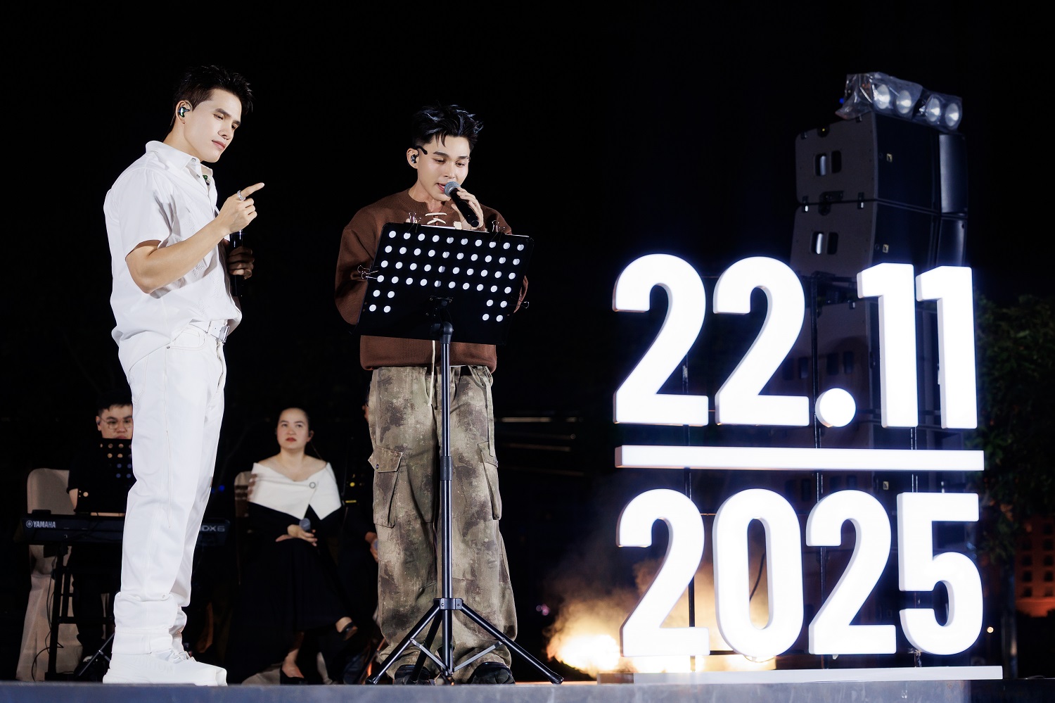 Quốc Thiên tái ngộ Jun Phạm trong mini show  Quốc Thiên tái ngộ Jun Phạm trong mini show