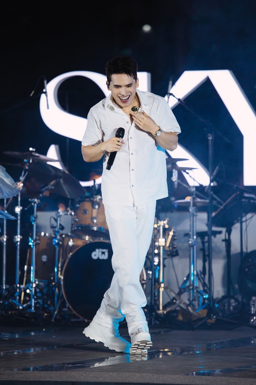 Quốc Thiên tái ngộ Jun Phạm trong mini show 