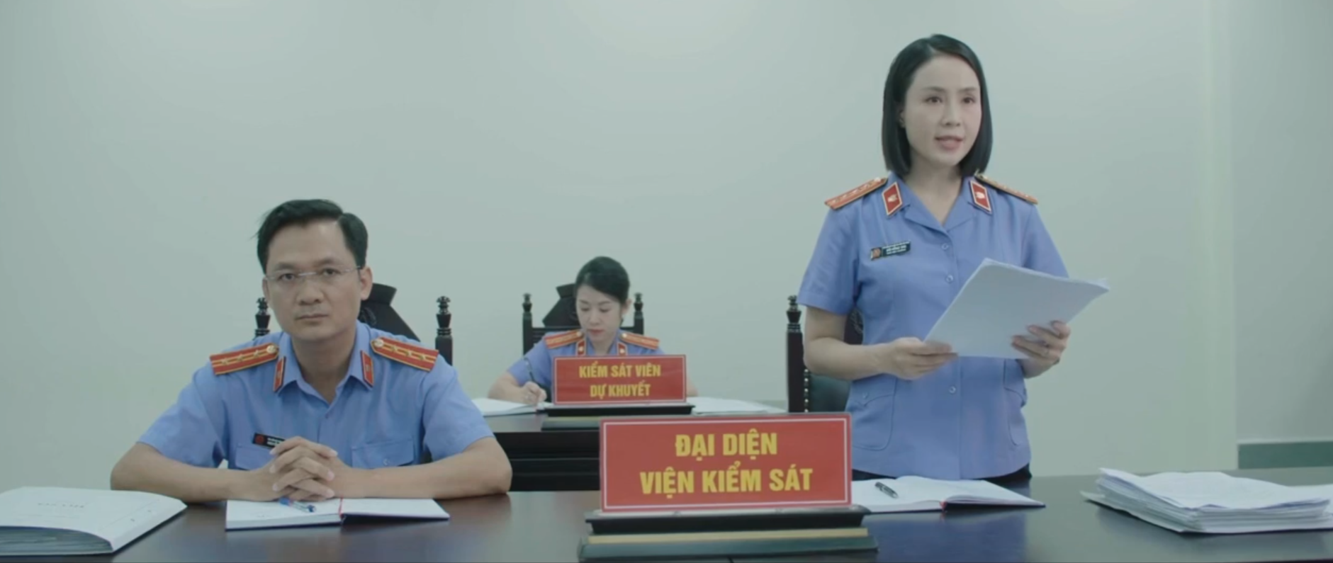 Hồng Diễm vừa xuất hiện đã bị chê- Ảnh 1. Hồng Diễm vừa xuất hiện đã bị chê- Ảnh 1.