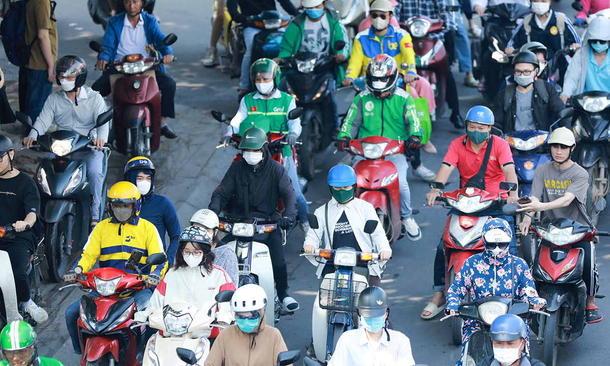 Đô thị ô nhiễm vì chậm chuyển đổi phương tiện sử dụng nhiên liệu hóa thạch- Ảnh 1.