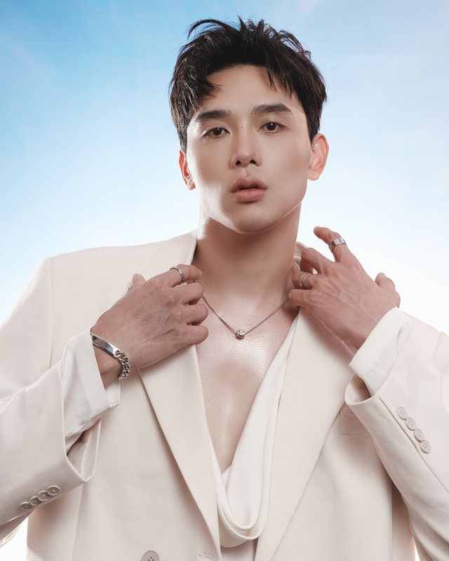 Trên đời có bao nhiêu tinh hoa đều hội tụ hết vào mỹ nam này: Đẹp trai còn cao 1m88, body đỉnh tới ná thở- Ảnh 1. Trên đời có bao nhiêu tinh hoa đều hội tụ hết vào mỹ nam này: Đẹp trai còn cao 1m88, body đỉnh tới ná thở- Ảnh 1.