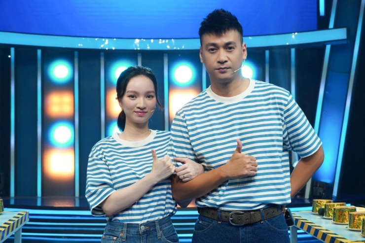 "Trai nhảy Vbiz" lấy vợ kém 17 tuổi: Vừa tốt nghiệp cấp 3 đã cưới gấp, visual U40 khó tin- Ảnh 7. "Trai nhảy Vbiz" lấy vợ kém 17 tuổi: Vừa tốt nghiệp cấp 3 đã cưới gấp, visual U40 khó tin- Ảnh 7.