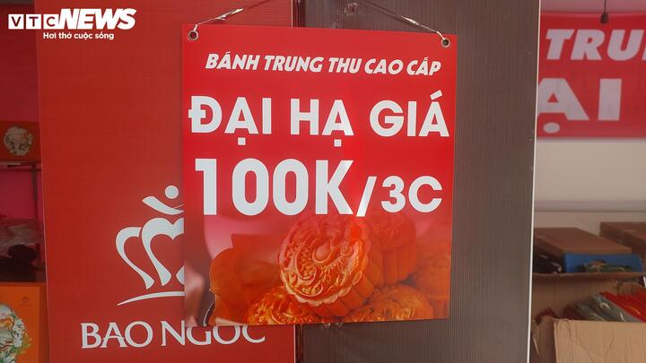 Sát Tết Trung Thu, quầy bánh treo biển đại hạ giá 100.000 đồng/3 chiếc- Ảnh 4.