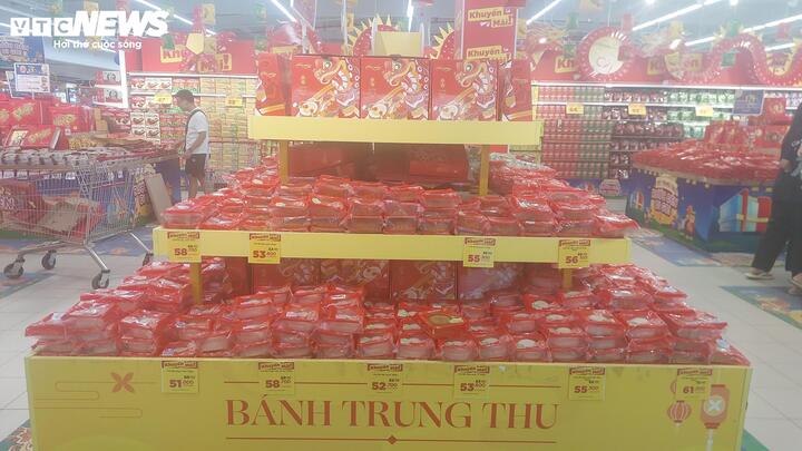 Sát Tết Trung Thu, quầy bánh treo biển đại hạ giá 100.000 đồng/3 chiếc- Ảnh 7.