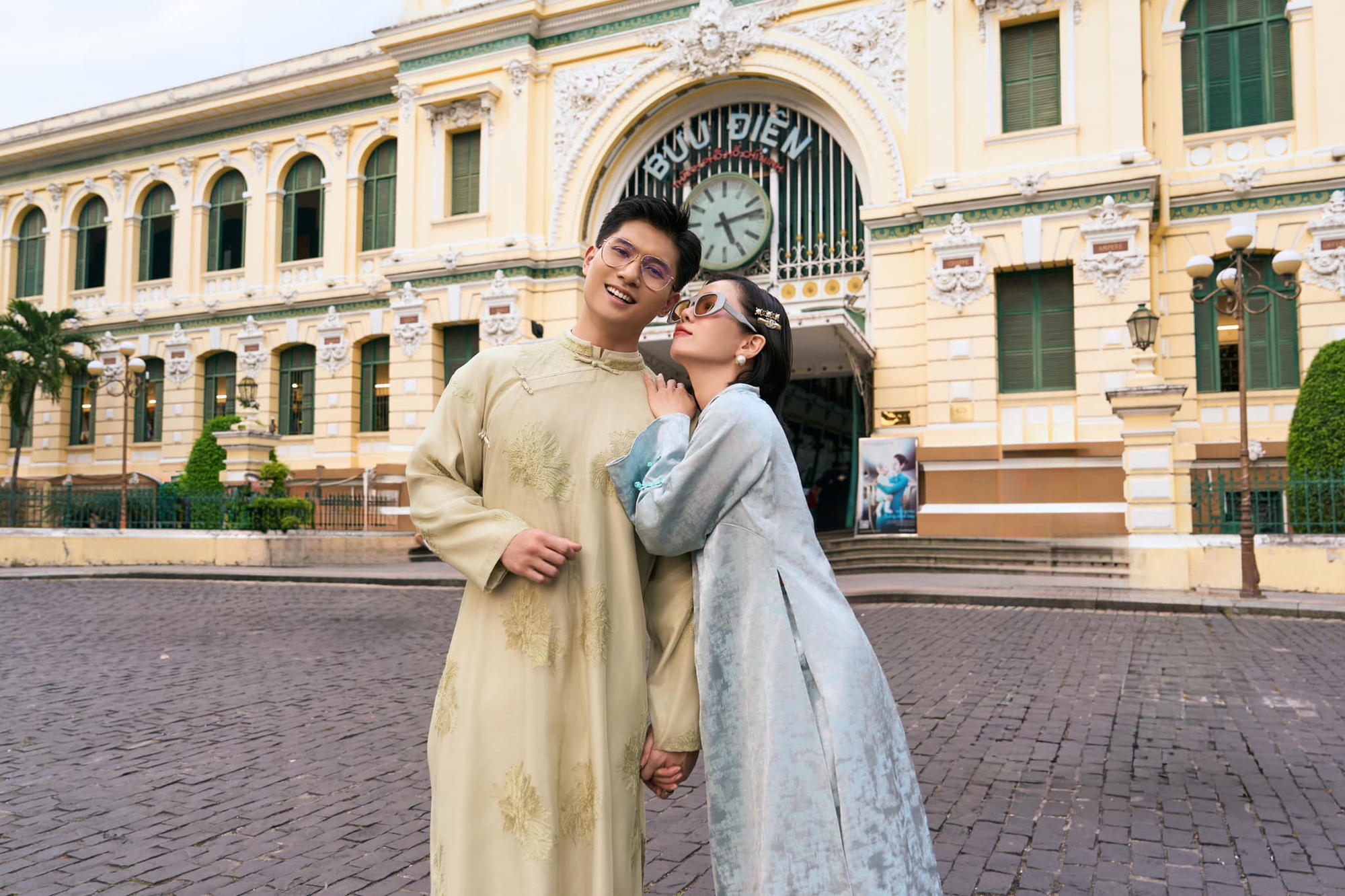 Ngoại hình nam diễn viên 9x yêu nữ ca sĩ hơn 12 tuổi, đã qua 1 lần đò, có con riêng- Ảnh 10. Ngoại hình nam diễn viên 9x yêu nữ ca sĩ hơn 12 tuổi, đã qua 1 lần đò, có con riêng- Ảnh 10.