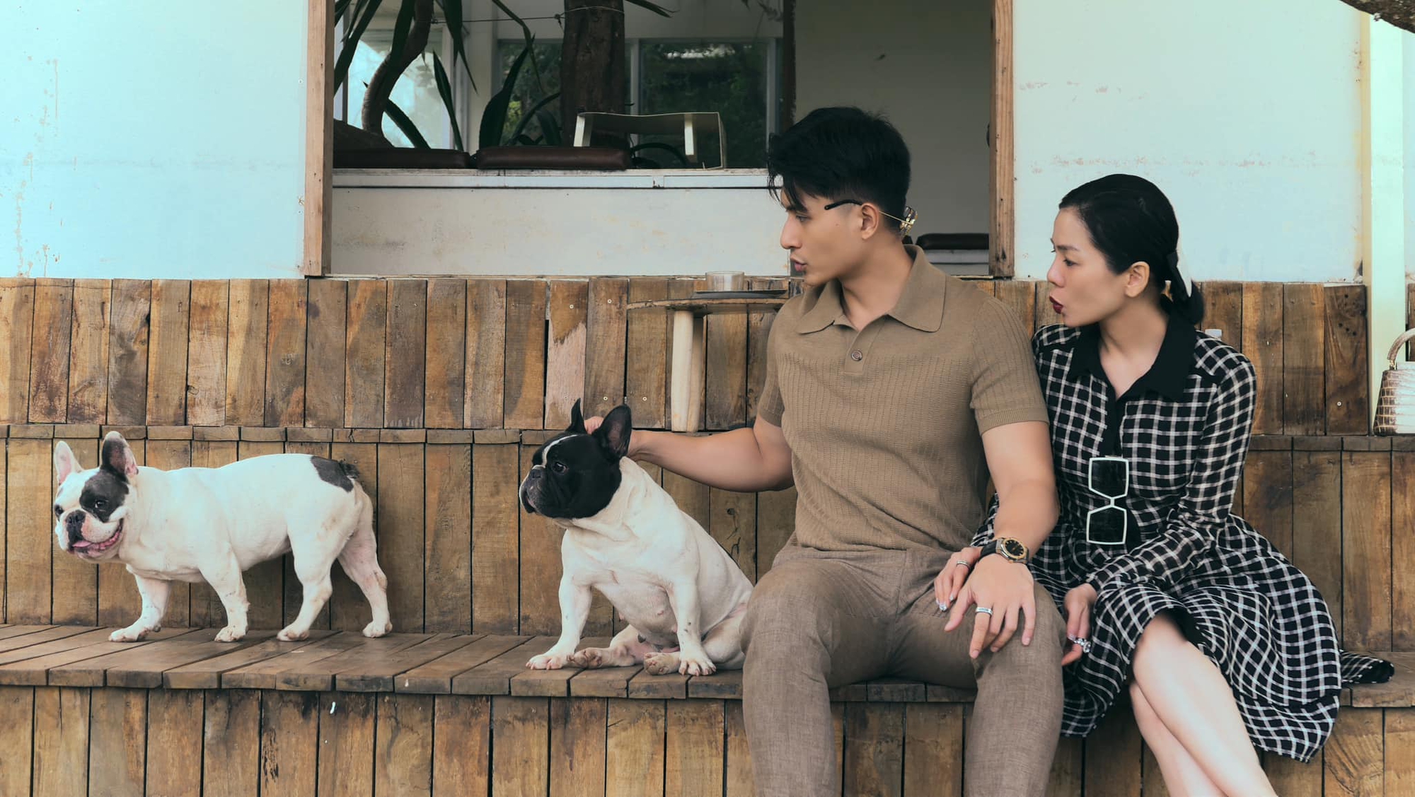 Ngoại hình nam diễn viên 9x yêu nữ ca sĩ hơn 12 tuổi, đã qua 1 lần đò, có con riêng- Ảnh 5. Ngoại hình nam diễn viên 9x yêu nữ ca sĩ hơn 12 tuổi, đã qua 1 lần đò, có con riêng- Ảnh 5.
