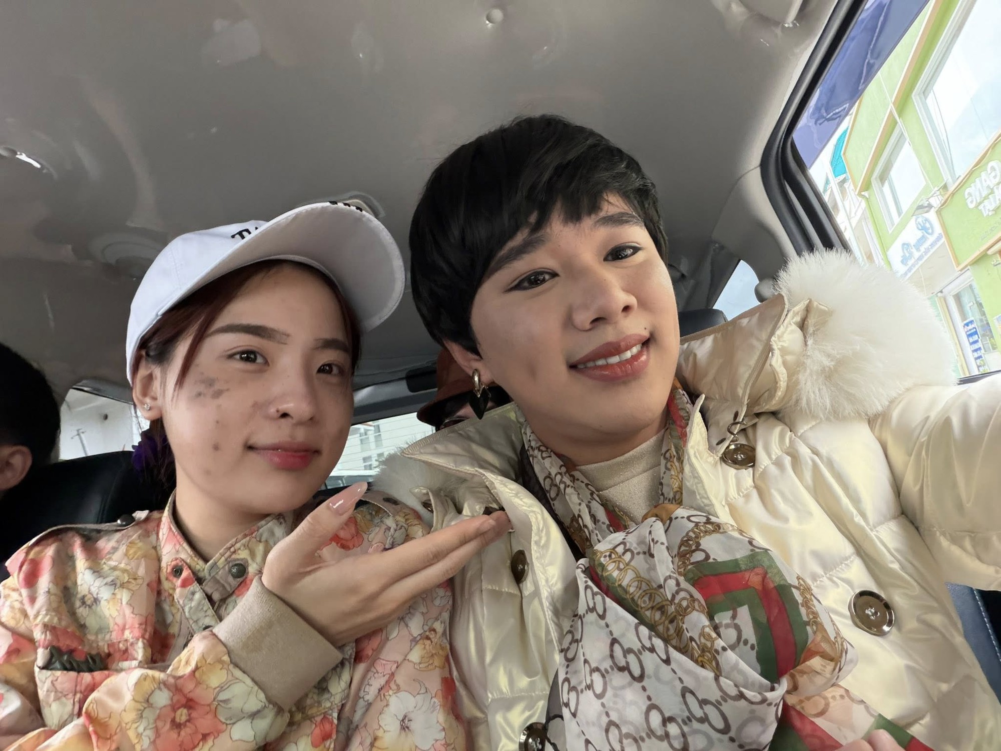 Vũ trụ Hồng Thơ thớ lợ - Hùng dấm dớ - Dung ấm ớ - Đỗ Lụa nám là gì mà hot khắp MXH?- Ảnh 17.