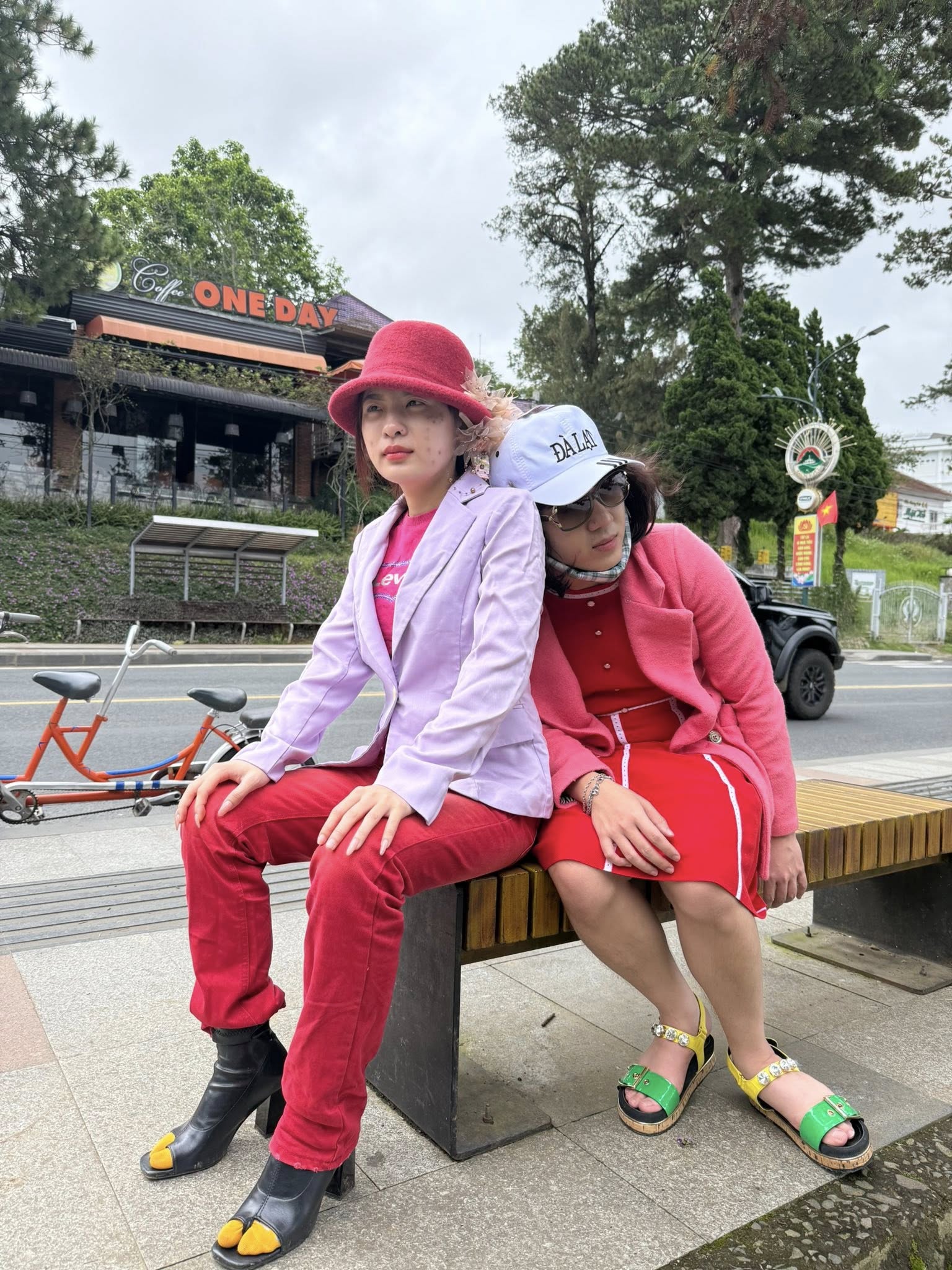 Vũ trụ Hồng Thơ thớ lợ - Hùng dấm dớ - Dung ấm ớ - Đỗ Lụa nám là gì mà hot khắp MXH?- Ảnh 18.