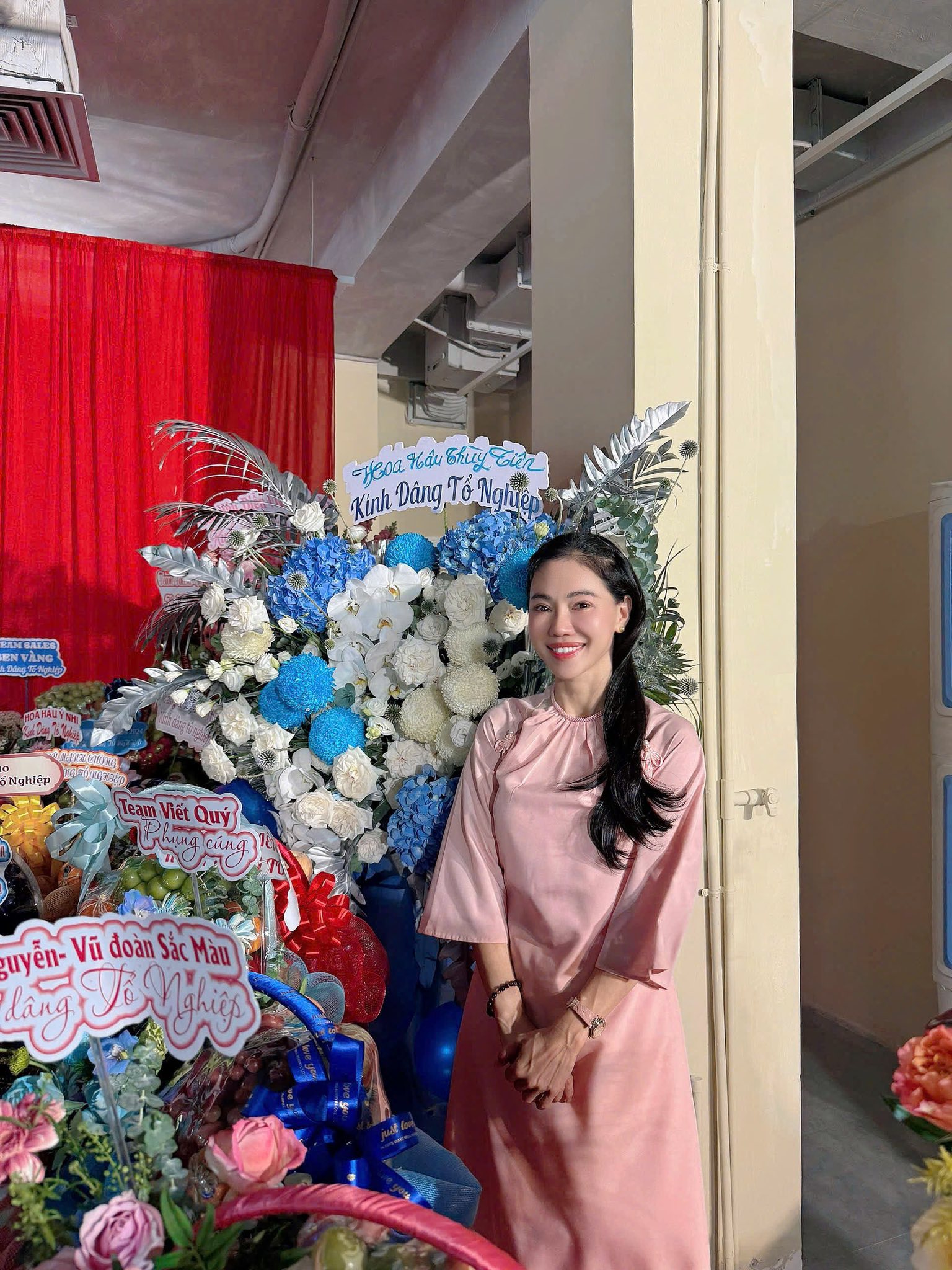 Tình trạng của NS Hoài Linh tại đền thờ 100 tỷ trong ngày giỗ Tổ sân khấu- Ảnh 8. Tình trạng của NS Hoài Linh tại đền thờ 100 tỷ trong ngày giỗ Tổ sân khấu- Ảnh 8.