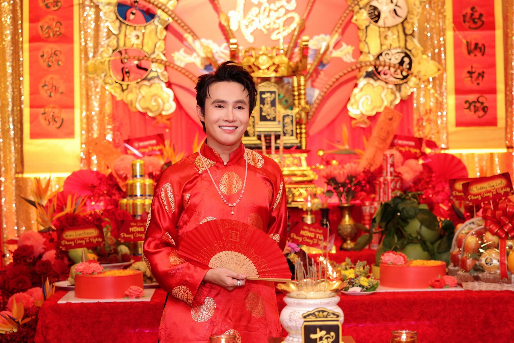 Tình trạng của NS Hoài Linh tại đền thờ 100 tỷ trong ngày giỗ Tổ sân khấu- Ảnh 9. Tình trạng của NS Hoài Linh tại đền thờ 100 tỷ trong ngày giỗ Tổ sân khấu- Ảnh 9.