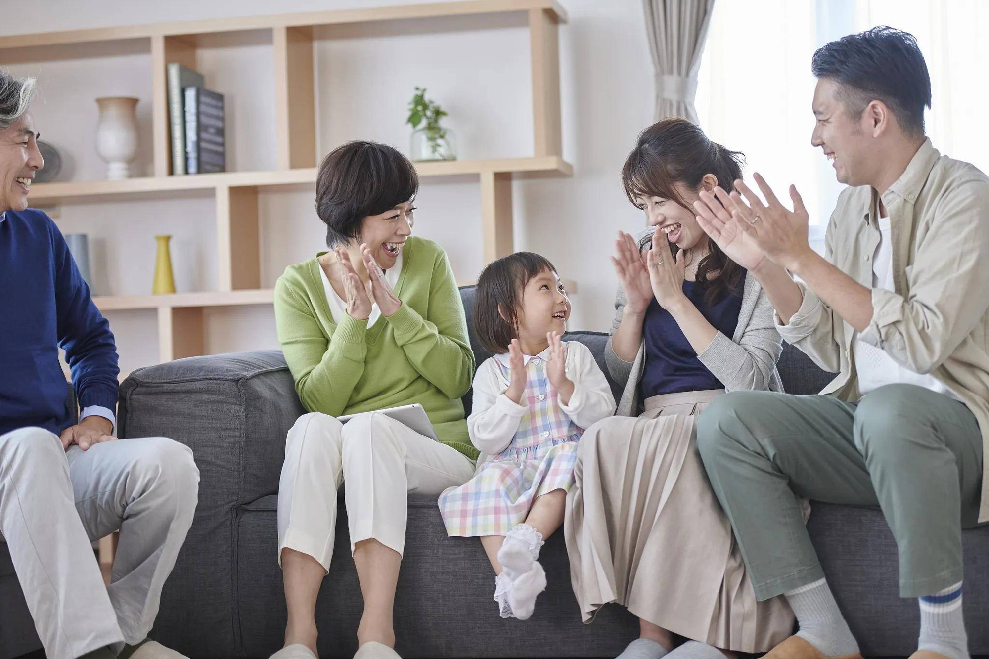 Kh&ocirc;ng phải bệnh tật! Cha mẹ U50 tuổi vẫn b&aacute;m v&iacute;u v&agrave;o 3 việc n&agrave;y, nh&agrave; cửa sẽ ng&agrave;y c&agrave;ng trống vắng, hiu quạnh- Ảnh 2.